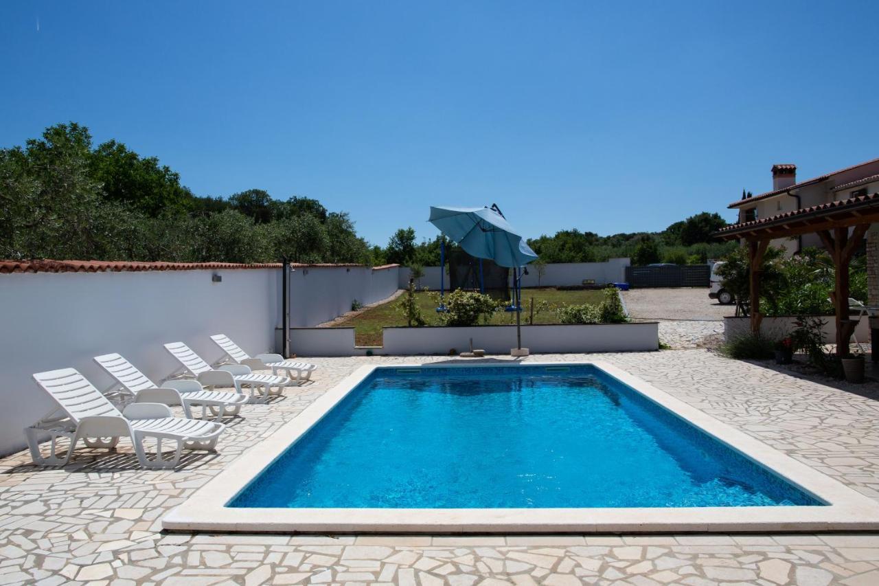 Holiday Home Petrovic Medulin Exterior foto