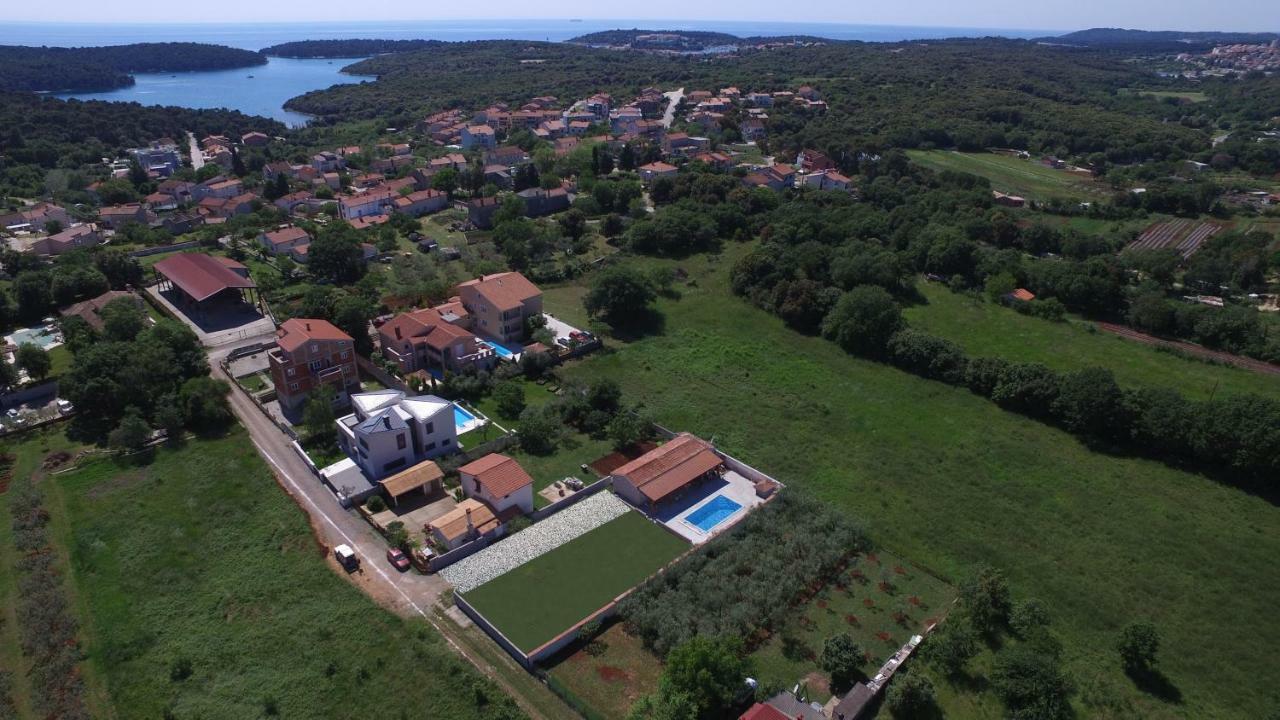 Holiday Home Petrovic Medulin Exterior foto